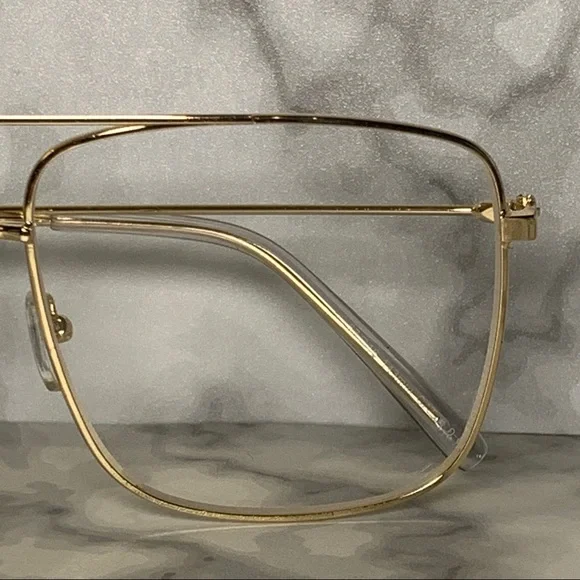 ๐ถ Oversized Gold Frame Glasses ๐ถ - Picture 5 of 12